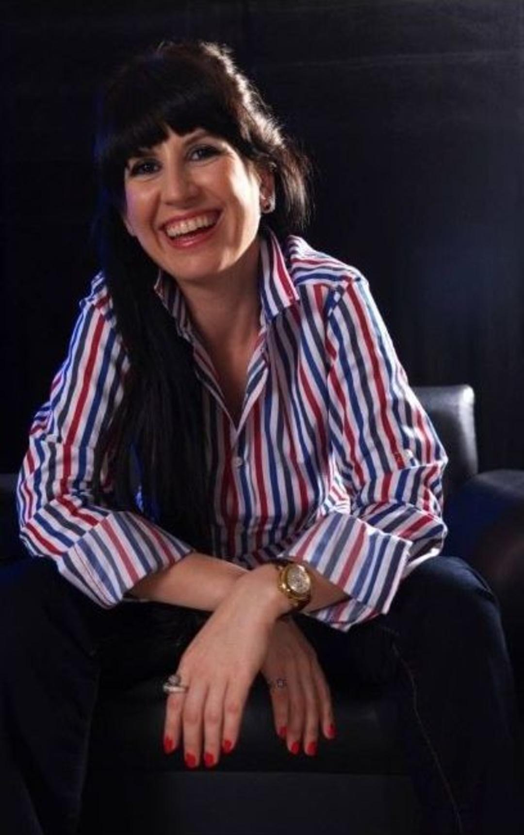 Aliağa&rsquo;nın Gururu Gen&ccedil; Yazar &Ouml;d&uuml;le Doymuyor