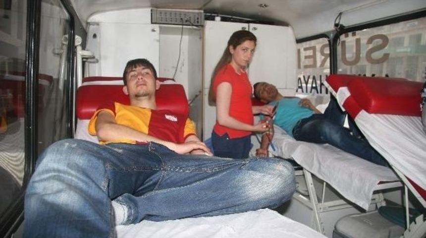 Kızılay Kan Toplama Minib&uuml;s&uuml; Kilis'te Yoğun İlgi G&ouml;rd&uuml;