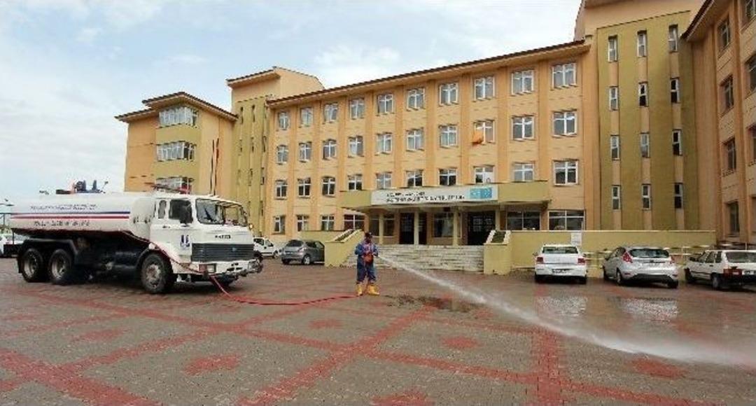 Başkan Sekmen'den Temizlik Harekatı