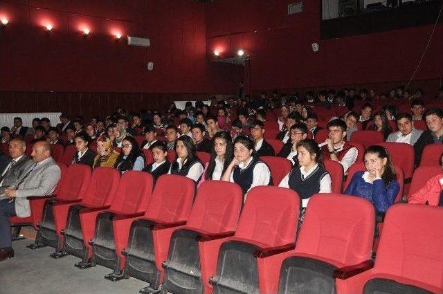 Sorgun’da “güvenle Araştırıyorum Huzurlu Çalışıyorum” Projesi Sempozyumu Düzenlendi