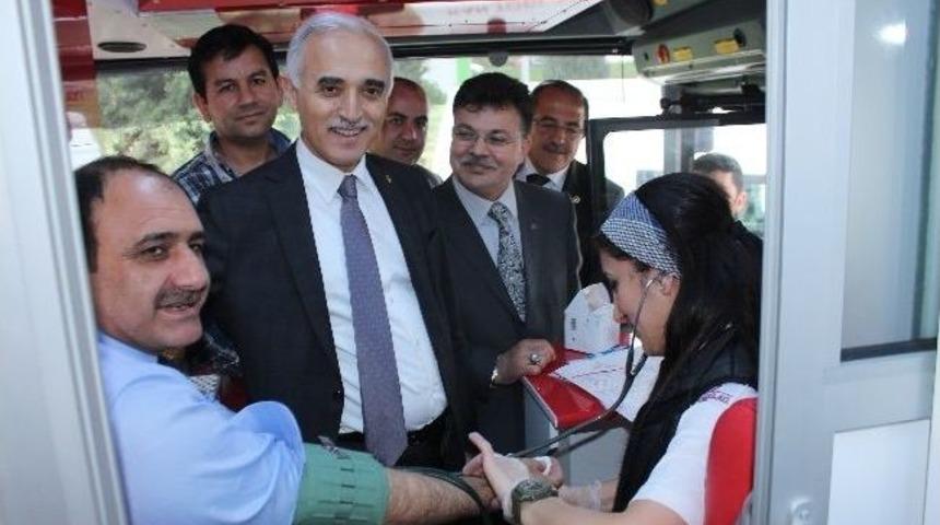 M&uuml;siad, 'bu &Uuml;lkeye Kanımız Feda' Sloganıyla Kan Verme Kampanyası Başlattı