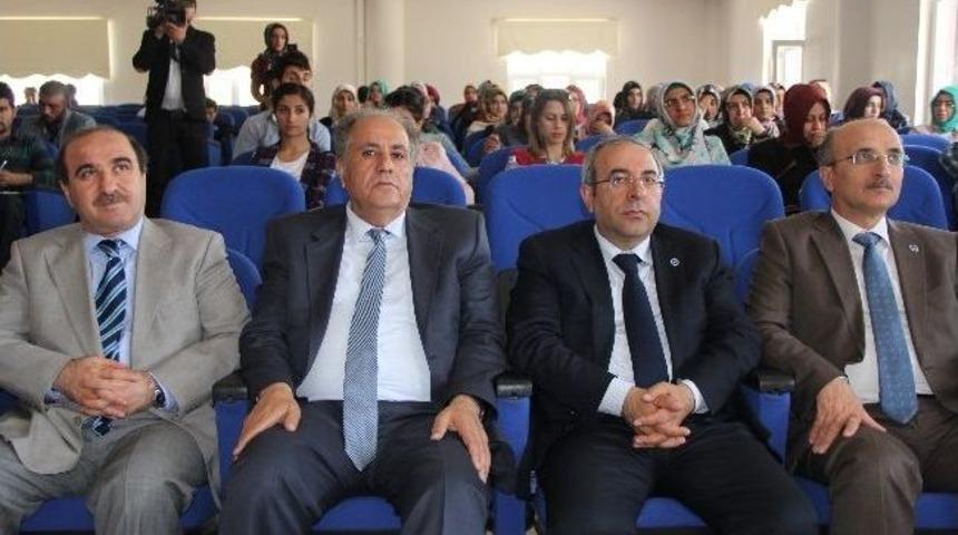 Yy&uuml;&rsquo;de &lsquo;kariyer G&uuml;nleri&rsquo; Konferansı