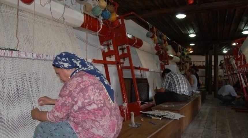 Uşak Halısı Artık Her Eve Girecek