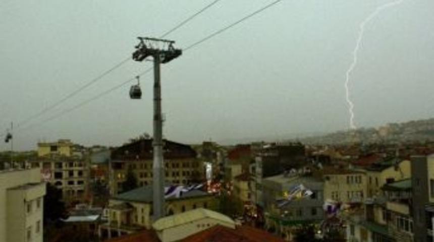 Şimşek B&ouml;yle &Ccedil;aktı