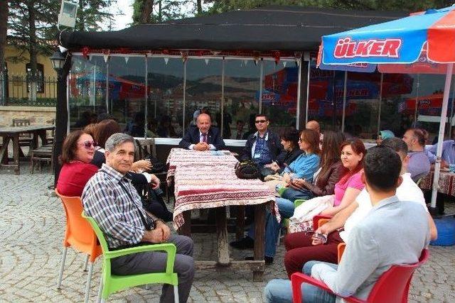 Öğrencilerden Ertuğrul Gazi Türbesi'ne Ziyaret