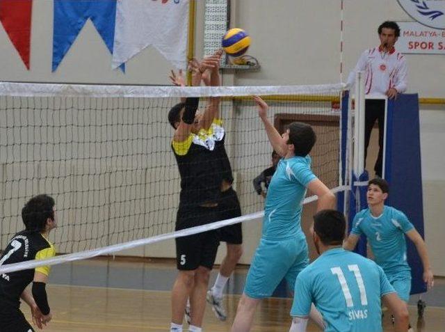 Gençler Voleybol Grup Müsabakası