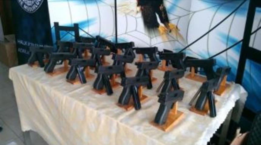 Libya&rsquo;ya G&ouml;nderilmek İstenen 499 Ka&ccedil;ak Tabanca Ele Ge&ccedil;irildi