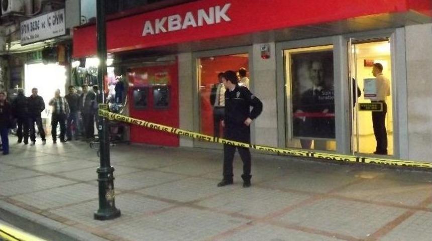 Rize&rsquo;de 2 Banka G&ouml;revlisi Silahla Vurularak Yaralandı