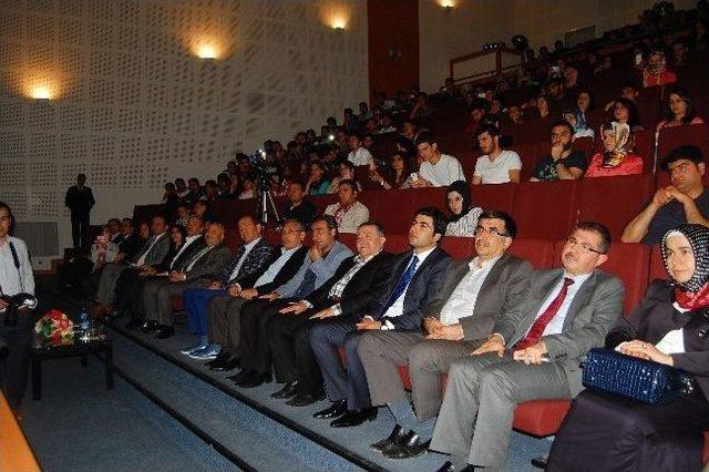 Adıyaman Üniversitesi’nde Cemal Safi’li Şiir Dinletisi