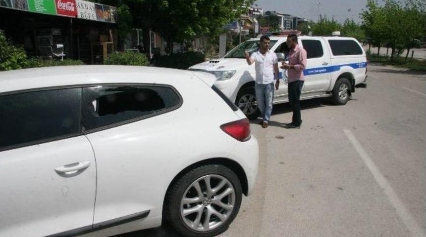 Yemek Yerken 10 Bin Lirası &Ccedil;alındı