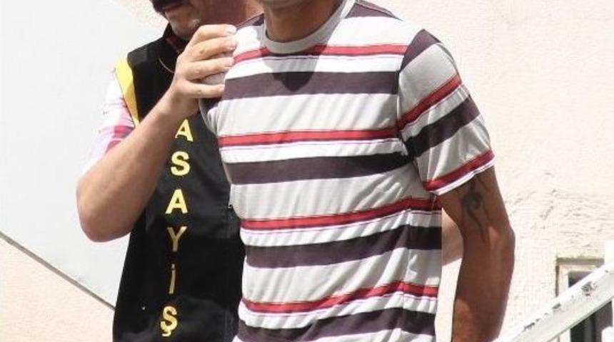 Hırsız, "hangi Gazetede &Ccedil;ıkacak? Yarın Ben De Okuyayım" Dedi