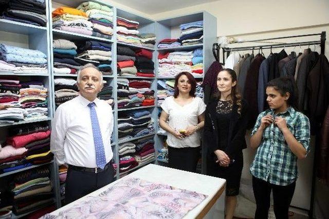 Bayraklı&rsquo;ya İkinci Sosyal Market 3