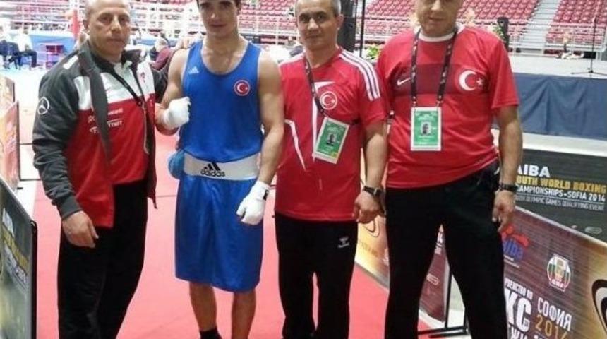 Kepezli Boks&ouml;r Gen&ccedil;lik Olimpiyatlarına Vizeyi Aldı