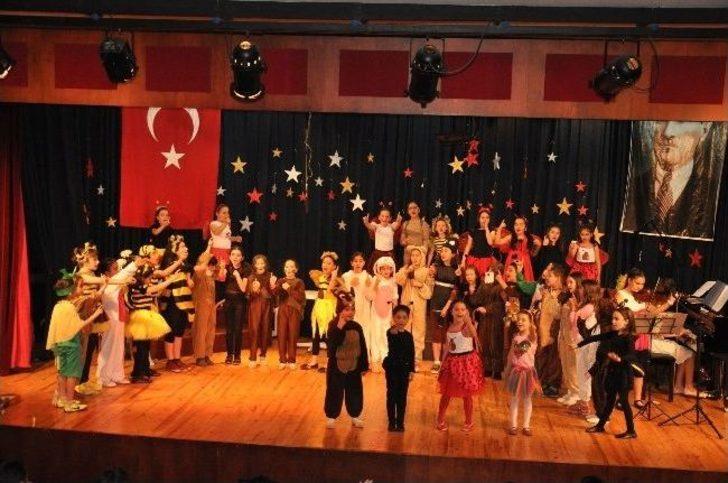 Nazilli Belediyesi Çocuk Tiyatro Topluluğu Sahne Aldı G4