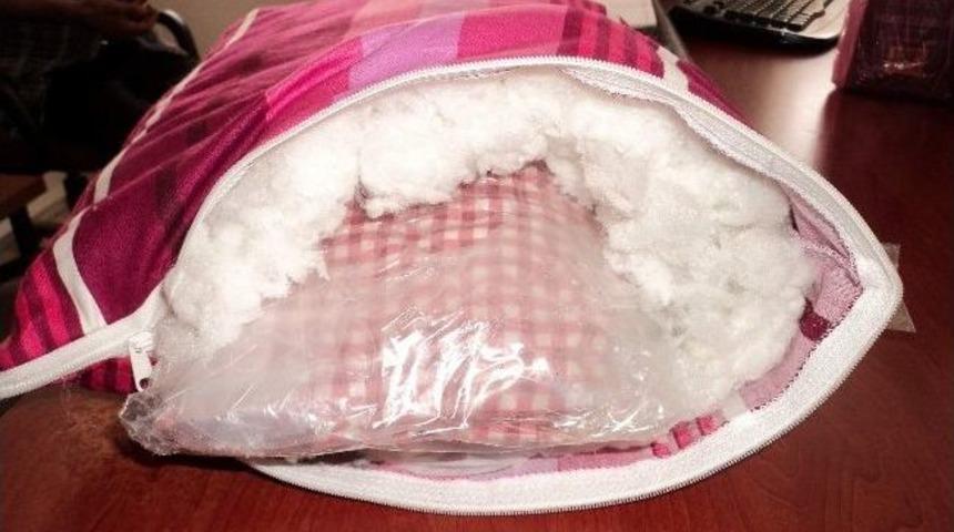 Yastıkta Ki Esrar Jandarmaya Takıldı