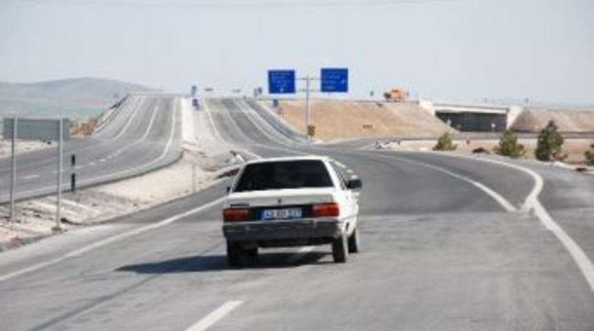 K&ouml;pr&uuml;l&uuml; Kavşak Hizmete Girdi