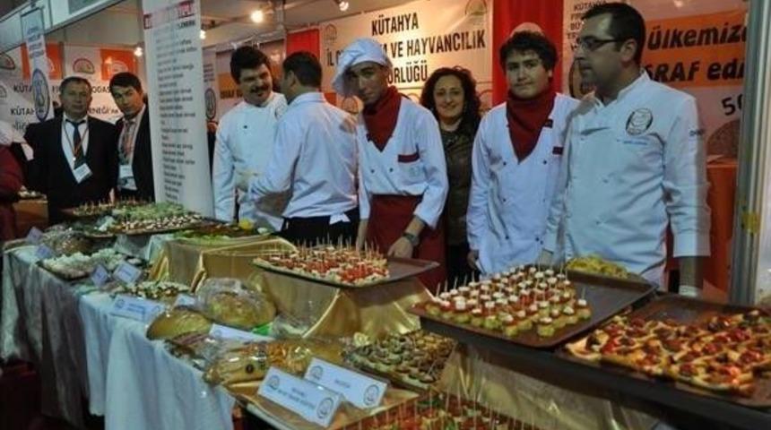 1 Yılda 2,1 Milyar Ekmek &Ccedil;&ouml;pe Gidiyor