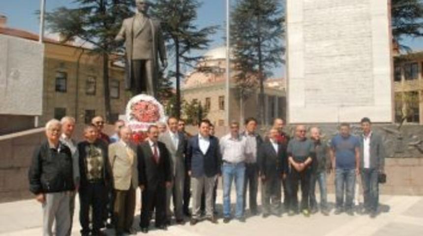 Eskişehir'de Veterinerler Meslekte 172&rsquo;nci Yılını Kutladı