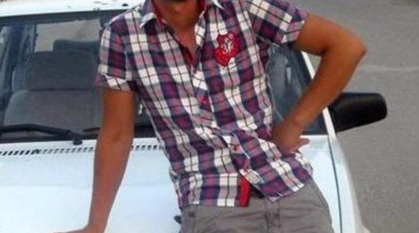 Sevgilisine Ve Gardiyana Not Yazıp İntihar Etti