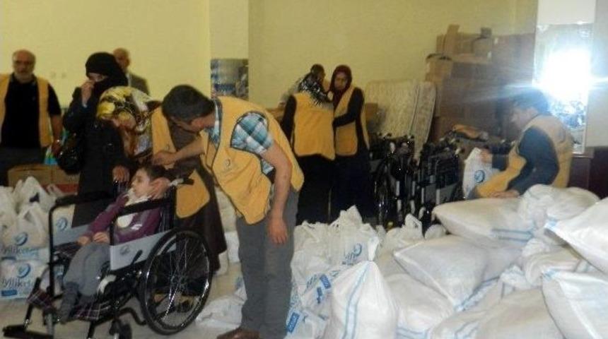 Suriyeli 400 Aileye Gıda Yardımı Yapıldı