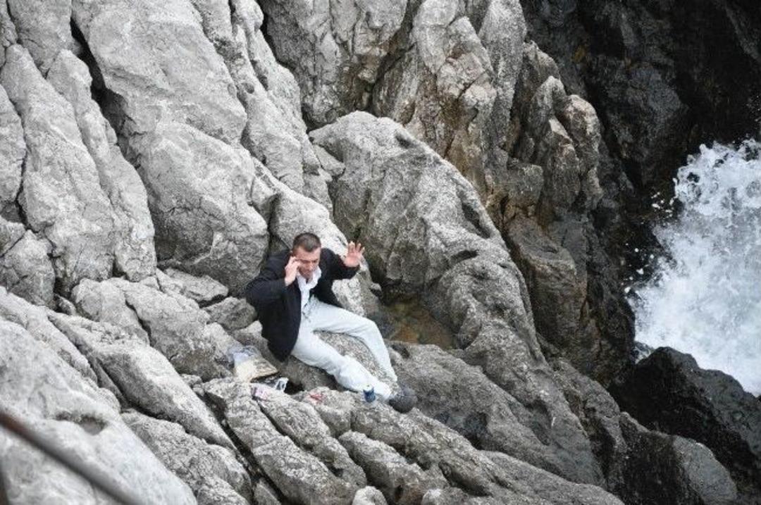 İntihara Kalkışan Gen&ccedil;le Polisin İlgin&ccedil; Diyalogu