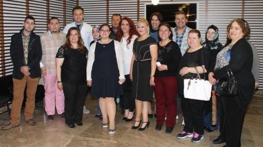 T&uuml;rkiye'de 2 Kadından Biri Obez