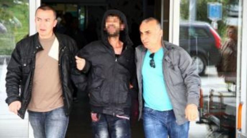 Bı&ccedil;akla Seri Gasp Yapan Şizofreni Hastası Gen&ccedil; Adliyeye Sevk Edildi