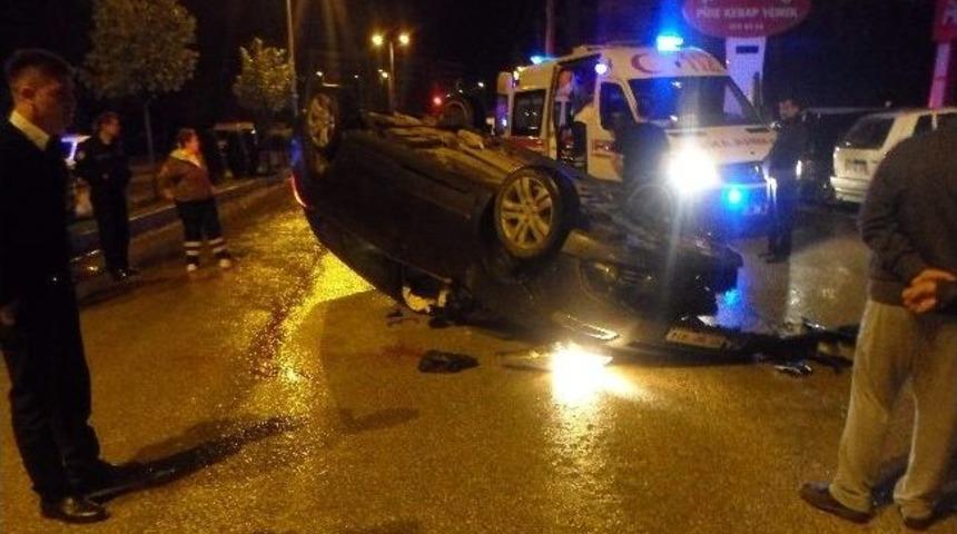 Otomobil, Park Halindeki Trakt&ouml;re &Ccedil;arptı