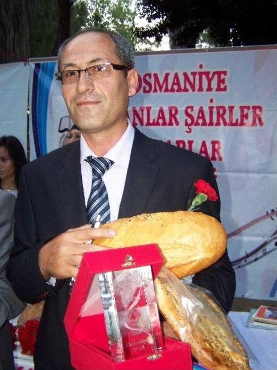 17. Ekmek &Ouml;d&uuml;ll&uuml; Şiir Yarışması &Ouml;d&uuml;l T&ouml;reni Yapıldı