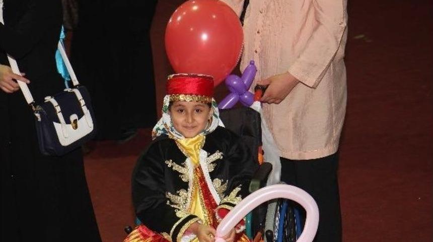 Y&uuml;r&uuml;me Engelli Tuğ&ccedil;e Arkadaşlarını Yalnız Bırakmadı