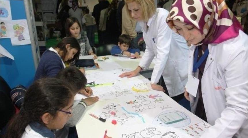 Bilgievleri Karikat&uuml;rleriyle Beğeni Topladı