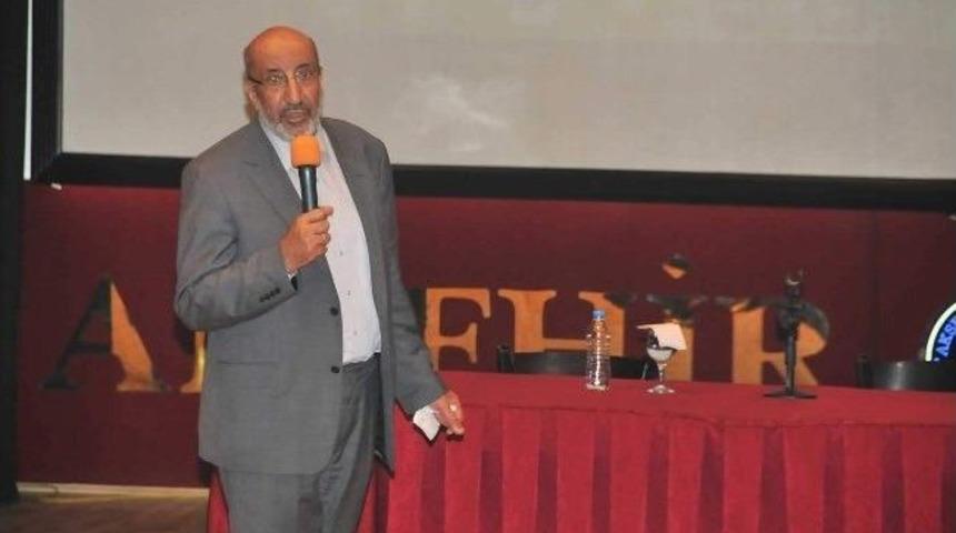 Gazeteci-yazar Dilipak Akşehir&rsquo;de Konferans Verdi