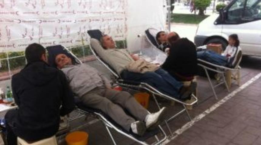 Sakaryalılar Kan Verdi