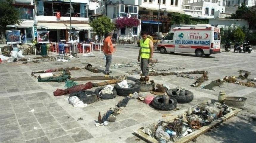 Denizin Dibinden &Ccedil;ıkan Kapı G&ouml;renleri Şaşırttı