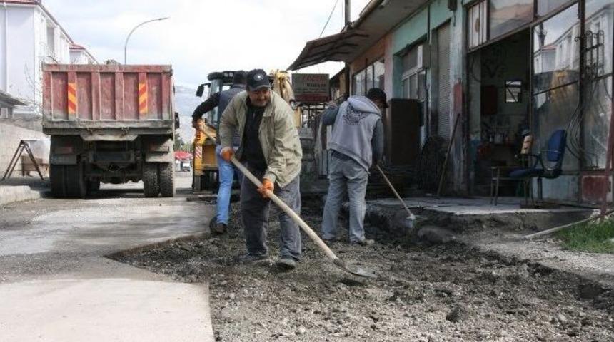 Asfalt Tamiratı &Ccedil;alışmaları Başladı