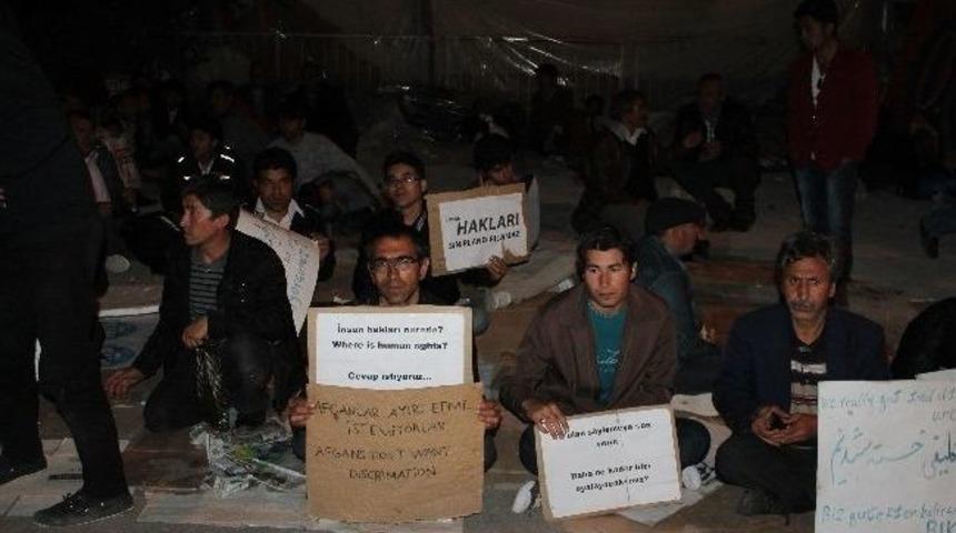 (&ouml;zel Haber) Başkentte Afgan M&uuml;ltecilere Polis M&uuml;dahalesi