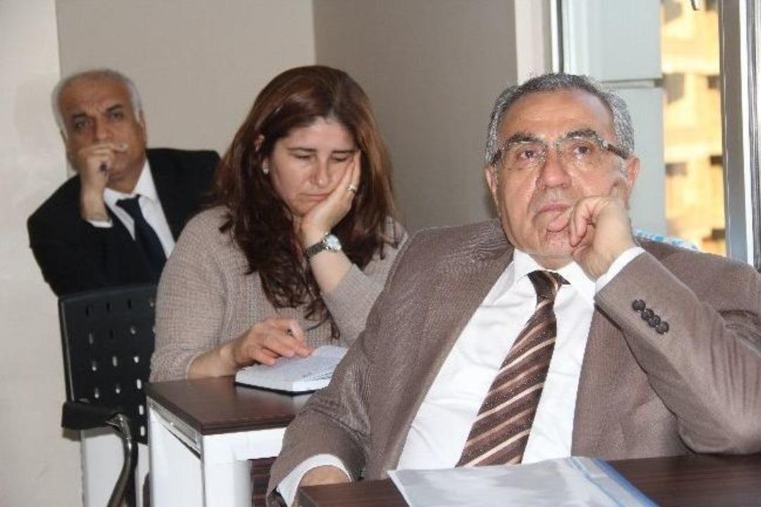 Avrupa'ya Gidecek Memurlar İngilizce &Ouml;ğreniyor