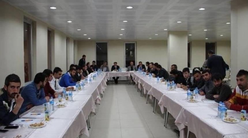 Oltu Kent Konseyi Gen&ccedil;lerle Buluştu