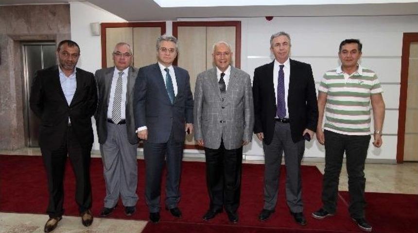 Yavaş, Yaşar&rsquo;ı Tebrik Etti