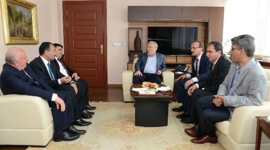 Enerji Ve Tabii Kaynaklar Bakan Yardımcısı Hasan Murat Mercan Uşak'ta