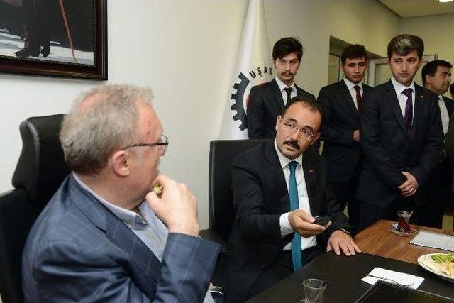 Enerji Ve Tabii Kaynaklar Bakan Yardımcısı Hasan Murat Mercan Uşak'ta