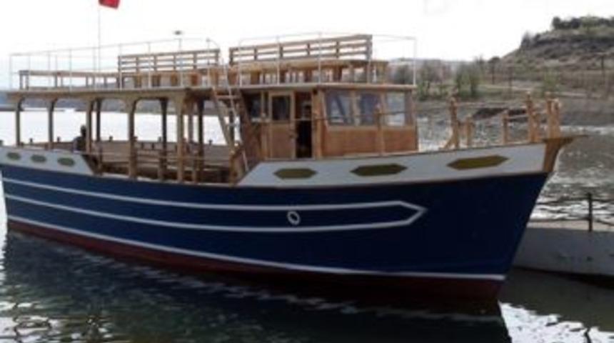 K&ouml;pr&uuml;başı Belediyesi Gezi Teknesi Aldı