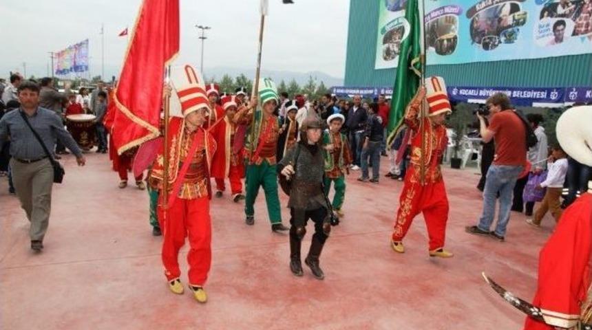 Minik Mehteranlar Son G&uuml;nde Coşturdu