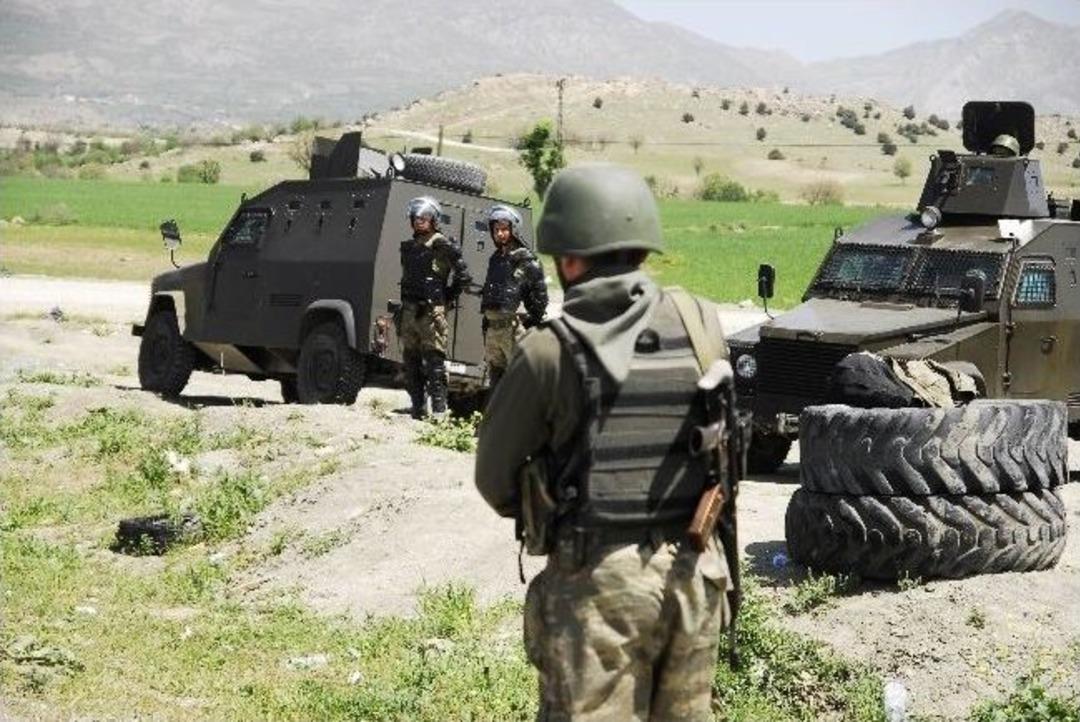 Lice&rsquo;de 2 Askerin Ka&ccedil;ırılması