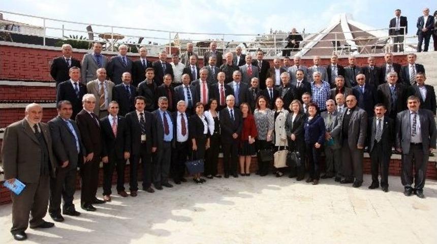 Başkan Selvitopu Kapıları A&ccedil;tı, Halkla Kucaklaştı