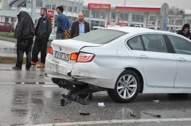 Samsun'da Trafik Kazası: 2 Yaralı