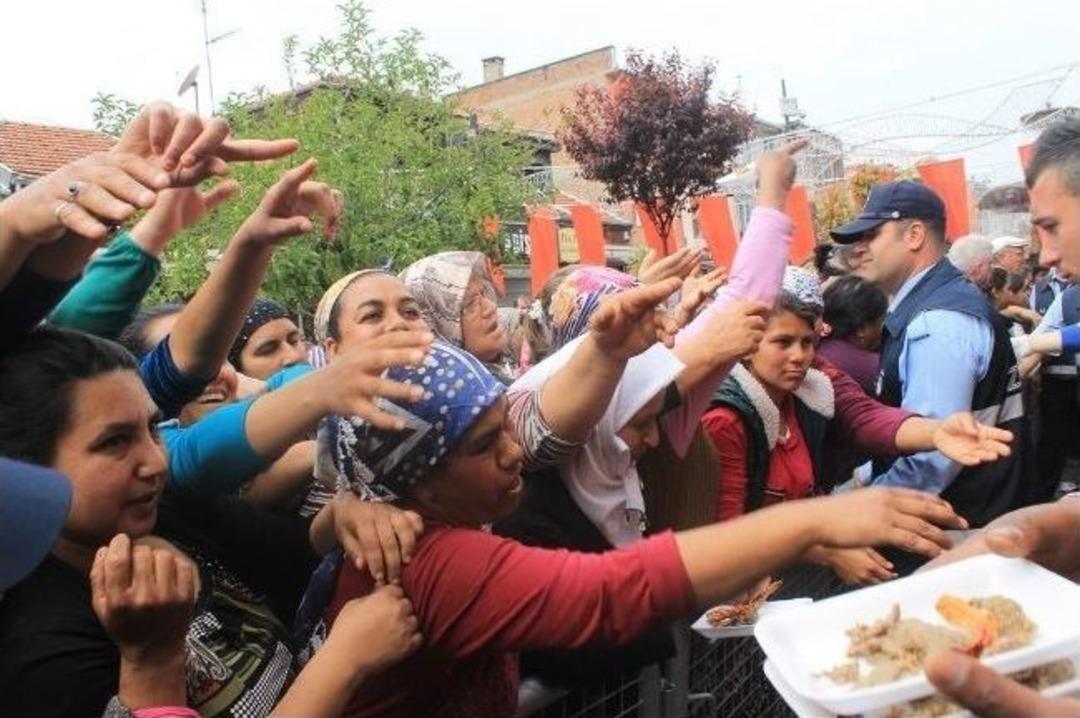 Edirne&rsquo;de Bir Ton &Uuml;cretsiz Tava Ciğer İzdihamı