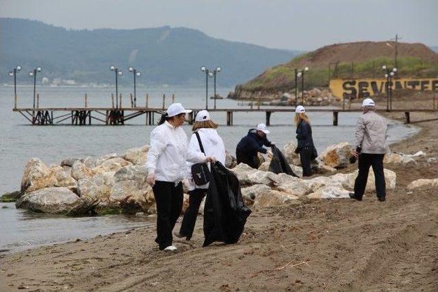 Yeni Kordonda Çevre Temizliği