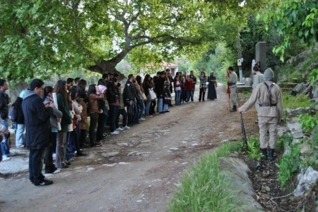 Şehitliklere Gece Ziyareti