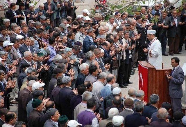 Simav’da Yağmur Duasına Çıkan 6 Bin Kişiye Yemek İkram Edildi